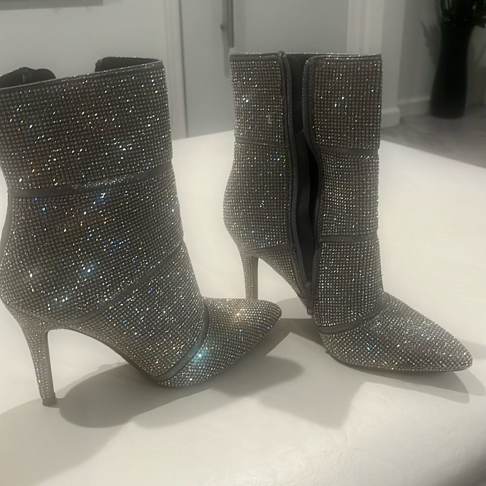 Rhinestone ankle boots, excellent conditions, size 6